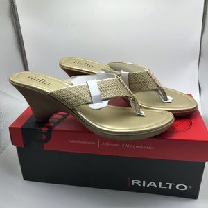 NEW! Champagne Heeled Flip Flops Glitter Size 7